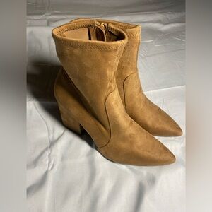 NWOT On 34th Ran Chunky Pointy Boots-Size 9